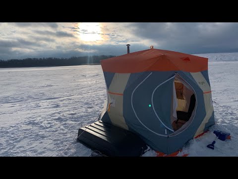 Видео: Обзор палатки Нельма Куб 2 ЛЮКС/ Сутки на льду/