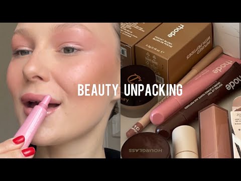 Видео: Beauty unpacking + makeup tutorial, делаем макияж вместе, Hourglass, Sephora, Rhode, Fenty, CT