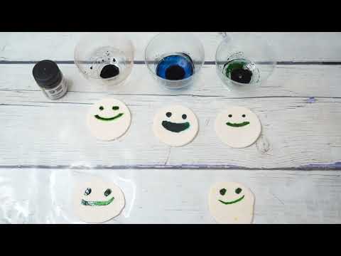 Видео: Как рисовать на мастике красителями