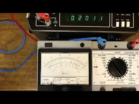Видео: Тестер 43101 - калибровка на пределе 50 мкА, проверка линейности на постоянном и переменном токе.