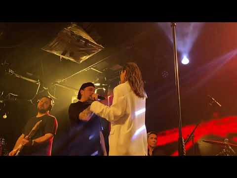 Видео: Сулима и Ева Власова - Somebody (Москва, 16 Тонн 25.12.22)