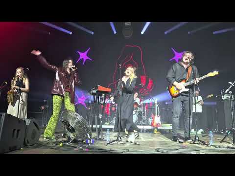 Видео: КДиМБ и Варвара Краминова - Вампиры, Ханна (live, Motherland, 2025.07.20)