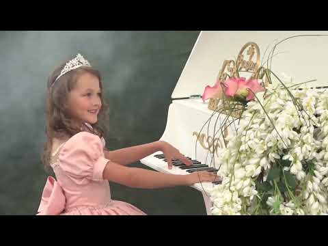 Видео: Алёна Сахарова. Мой первый клип (полная версия)