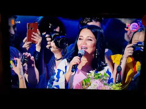 Видео: Димаш, Dears и море цветов. "Be With Me" #Dimash #slavyanskybazar
