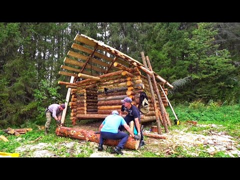 Видео: Изба в Лесу | ГОСТИ У БАЛАГАНА | Перекрыли крышу доской