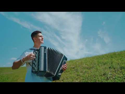 Видео: ХИЖИНА МУЗЫКАНТА - НЕ ВЛЮБЛЯЙСЯ (баянная версия)