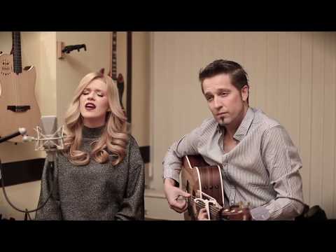 Видео: Нели Петкова и Стойчо Стоянов - Кой уши байрака (acoustic)