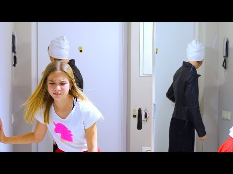 Видео: ДОИГРАЛАСЬ!!! Эмма ЗАСТУКАЛА и НАКАЗАЛА!