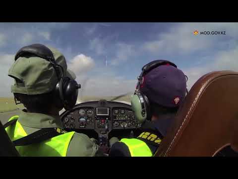 Видео: Болашақ әскери ұшқыштар жаңартылған жауынгерлік оқу-жаттығу ұшақтарында тәжіриесін шыңдауда