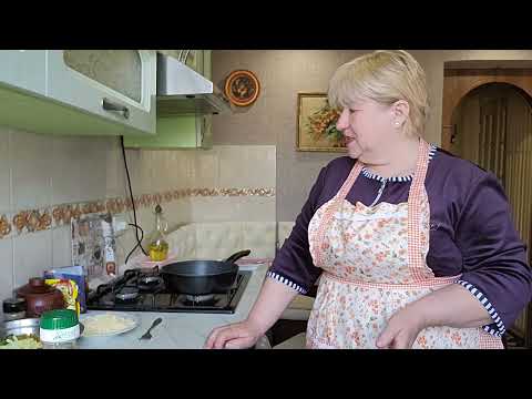 Видео: Идея быстрого ужина. Свежий овощной салат. Картошка жареная.Курица под сырной шубкой.