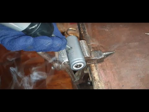 Видео: Что будет, если повредить литиевый ( Lifepo4 ) аккумулятор? Загорится ? Опасна ли его эксплуатация?