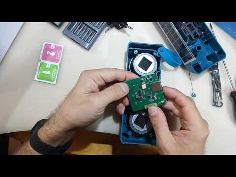 Видео: Разборка Solar Lamp TG-182 speaker - колонка с солнечной батареей, Bluetooth, TF, Line IN и радио