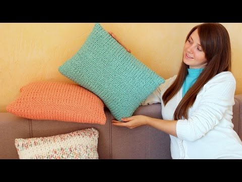Видео: ВЯЗАНАЯ ПОДУШКА ДЛЯ ДЕКОРА ИЗ ТРИКОТАЖНОЙ ПРЯЖИ. ВЯЗАНИЕ СПИЦАМИ ИЗ ТРИКОТАЖНОЙ ПРЯЖИ