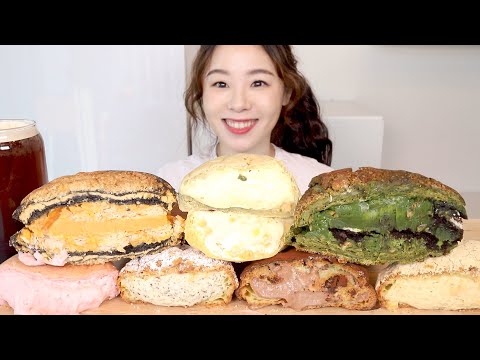 Видео: SUB) ASMR Кремовый хлеб Мамонтовый хлеб Десерт Мукбанг 🍞 Шоколад Зеленый чай Крем-слоеный заварный
