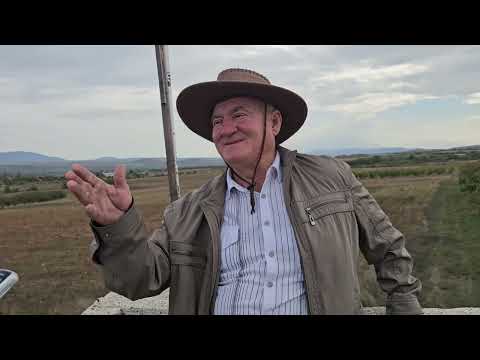 Видео: Проф. Домозетов, с 26 г. научен опит, прилага авторските технологии на практика в градините си