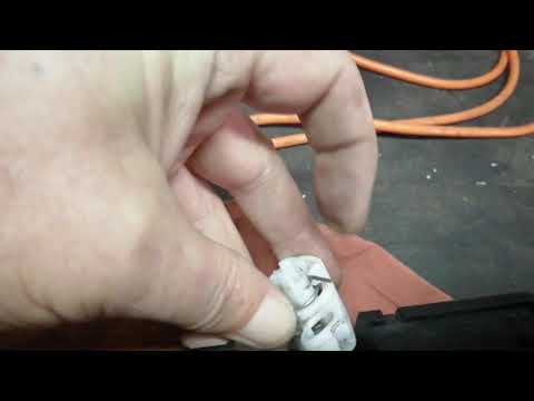 Видео: Ремонт наружной ручки двери Рено Клио 3 Часть 2