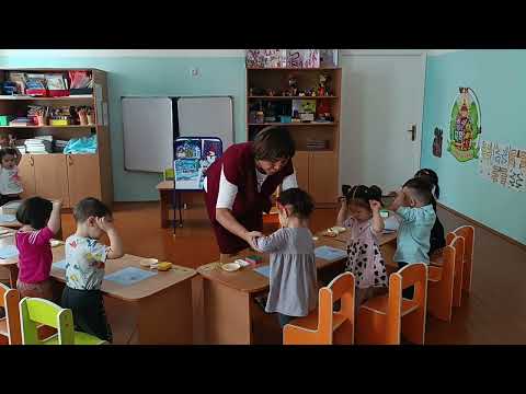 Видео: кіші топ сурет салу "Кардағы қоянның іздері"                         Тәрбиеші: Қасенова Риза