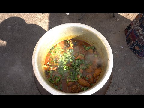 Видео: Готовим курицу по-корнуэльски с картофелем и дублой на открытом огне