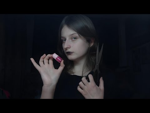 Видео: • asmr • маник у готки в ужасном салоне💅🏻🖤