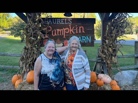 Видео: Посещение тыквенного амбара Laurels в округе Картер
