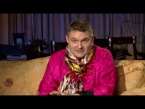 Видео: Как семейное счастье зависит от одежды