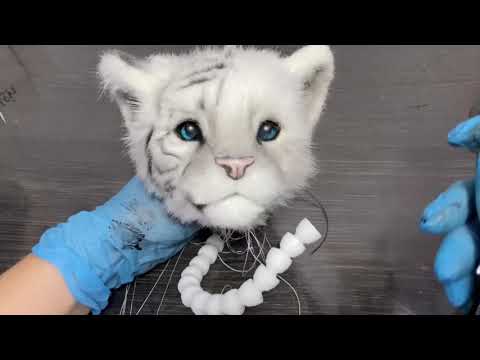 Видео: Рисуем мордочку тигрёнка аэрографом