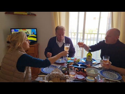 Видео: ЭТО БЫЛО КРУТО! Как отдыхают французы на Новый год