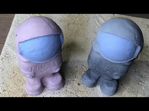 Видео: Космонавт из глины.  Шликерное литьё в гипсовую форму. Раскраска ангобами, покрытие глазурью.