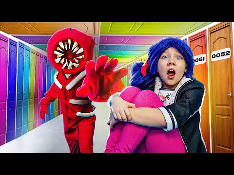 Видео: ЛЕДИБАГ ПОПАЛА в НАСТОЯЩИЙ ОТЕЛЬ 100 Дверей РОБЛОКС! ФИГУРА дорс роблокс в реальной жизни!