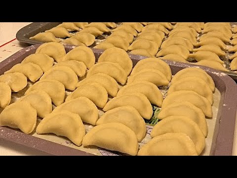 Видео: Заварное тесто, вкусно и практично. Вареники с мясом./Dumplings with meat