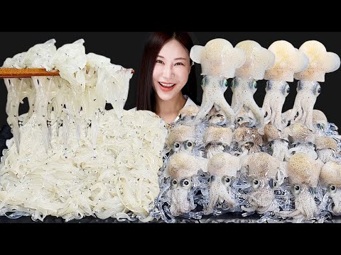 Видео: Baby Octopus 🦑+ Самая маленькая сырая рыба 🐟 Mukbang