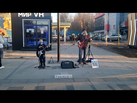 Видео: Лев и Папа - Пачка сигарет. Первый вылаз на улицу - 2024 (№49)