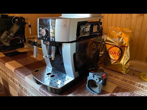 Видео: Delonghi Magnifica. Просыпает кофе на поддон. Причины и решения.