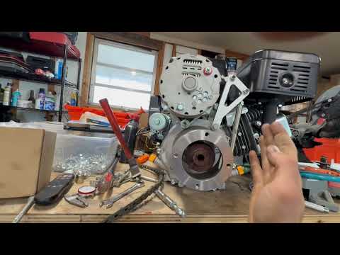 Видео: Китайский мини-экскаватор: ременной привод генератора Rato 420 куб. см. Модернизация системы заря...