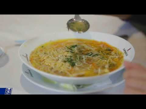 Видео: Как правильно есть жидкие блюда