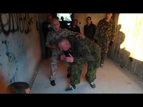 Видео: От прямого удара ногой, на маятнике.