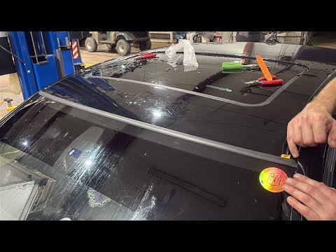 Видео: Замена резинового уплотнителя верхнего лобового стекла BMW 325xi E90 2006 года