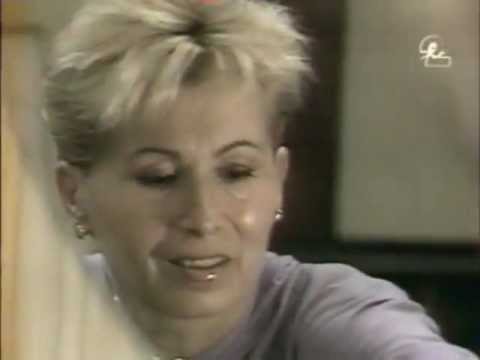 Видео: ЛИЛИ ИВАНОВА: ИНТЕРВЮ ПРЕДИ КОНЦЕРТ / BEFORE A CONCERT