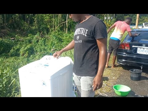 Видео: Гас Меллиса не оставил нам выбора, кроме как отвезти генератор и машину к реке для стирки.