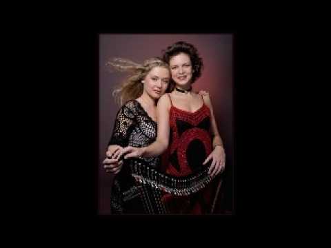Видео: Мельница (Алевтина и Хелависа) - Ворожи/Лужники/Folk-Rock
