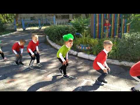 Видео: Физкультура на улице