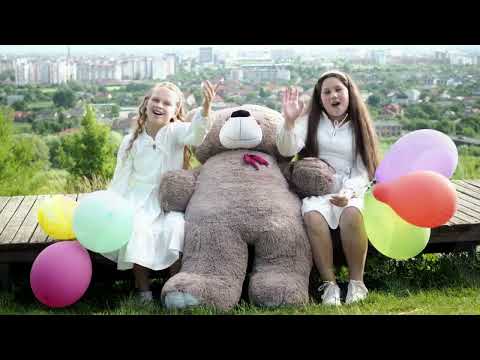 Видео: "Кольорове дитинство "- Вокальний ансамбль "Зоренятко "