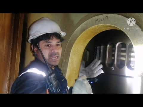 Видео: Как они это делают... Как проводить осмотр поршневых колец и продувочного пространства на главном...