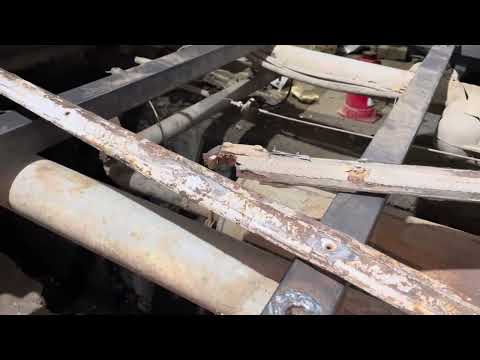 Видео: Сварка днища Mercedes мб 100