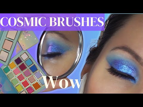 Видео: Обзор палетки, мультихромов и хайлайтеров Cosmic Brushes  Delicious Delights и Frosting