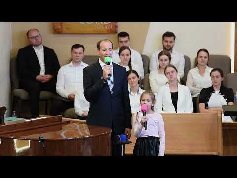 Видео: Сидел слепец с протянутой рукою - участие семьи Бальжик