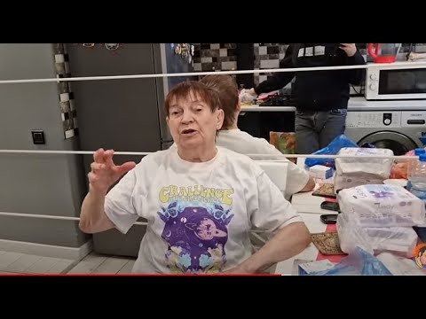 Видео: Яся убирай ковры с пола Т.В едет. Мамка признала , что Самвел и Коля пара #saveliyad #самвеладамян