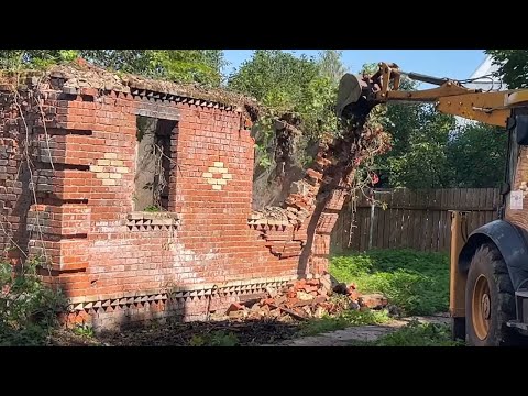 Видео: РАСЧИСТКА УЧАСТКА / СНОС КИРПИЧНОГО ДОМА / НАВОДИМ КРАСОТУ / @dismantling-LK