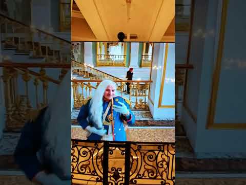 Видео: Поменять пол? Легко. Нейросетевой интерактив. #нейросети #ии #санктпетербург #аромасашафромраша