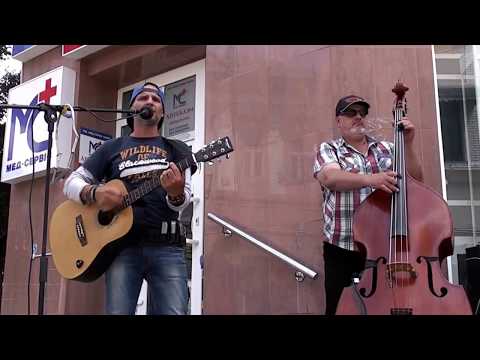 Видео: Вуличні музиканти -20